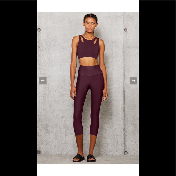 ALO Yoga Pants - ALO Yoga HIGH-WAIST AIRLIFT CAPRI